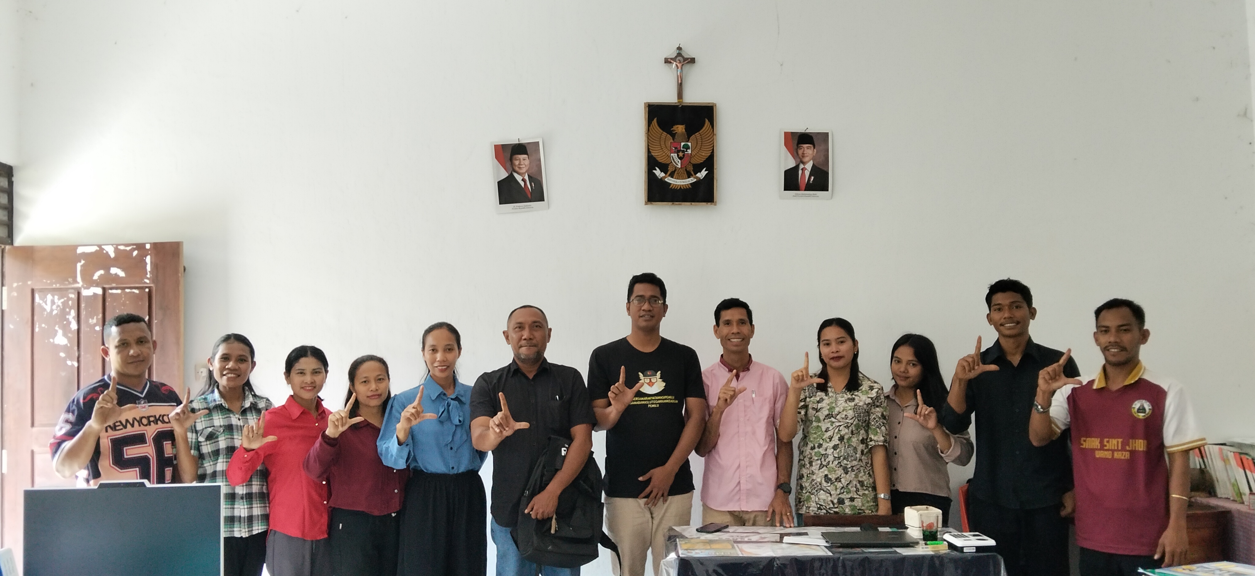 Kepala SMA Katolik Sint John Wanokaza Apresiasi Lokakarya Penulisan Puisi Berbasis Tradisi Lisan Sumba